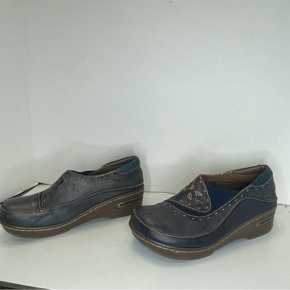 L'ATISTE Women's Navy Blue Leather Shoes size EU 38. US 7.5/8. See condition. - Picture 4 of 13